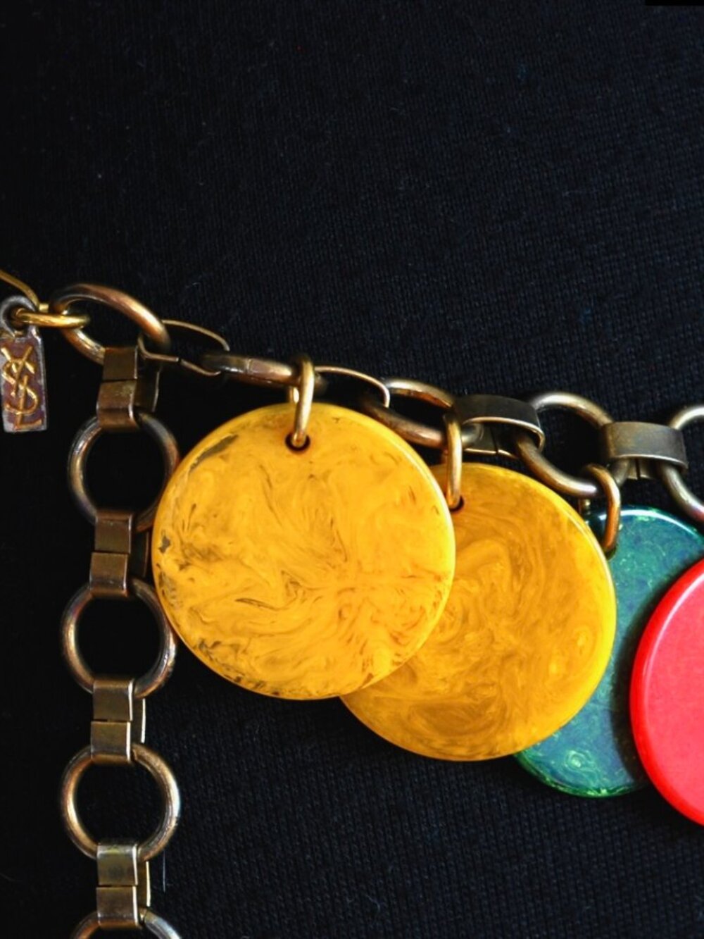 Yves Saint Laurent Late 1970's Chain Belt With Coloured Bakelite Discs - Picture 3 of 4